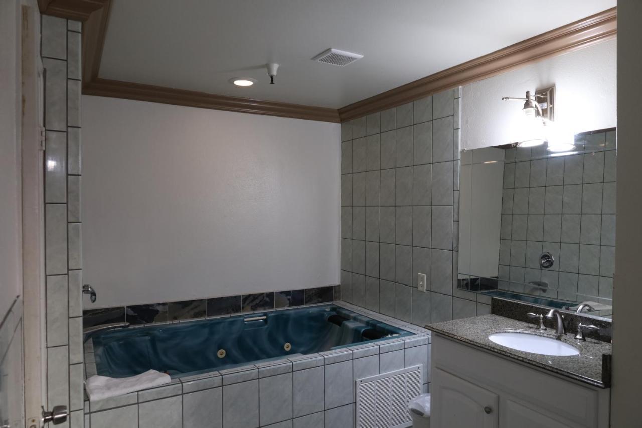 Lambert Inn ウィッティア エクステリア 写真